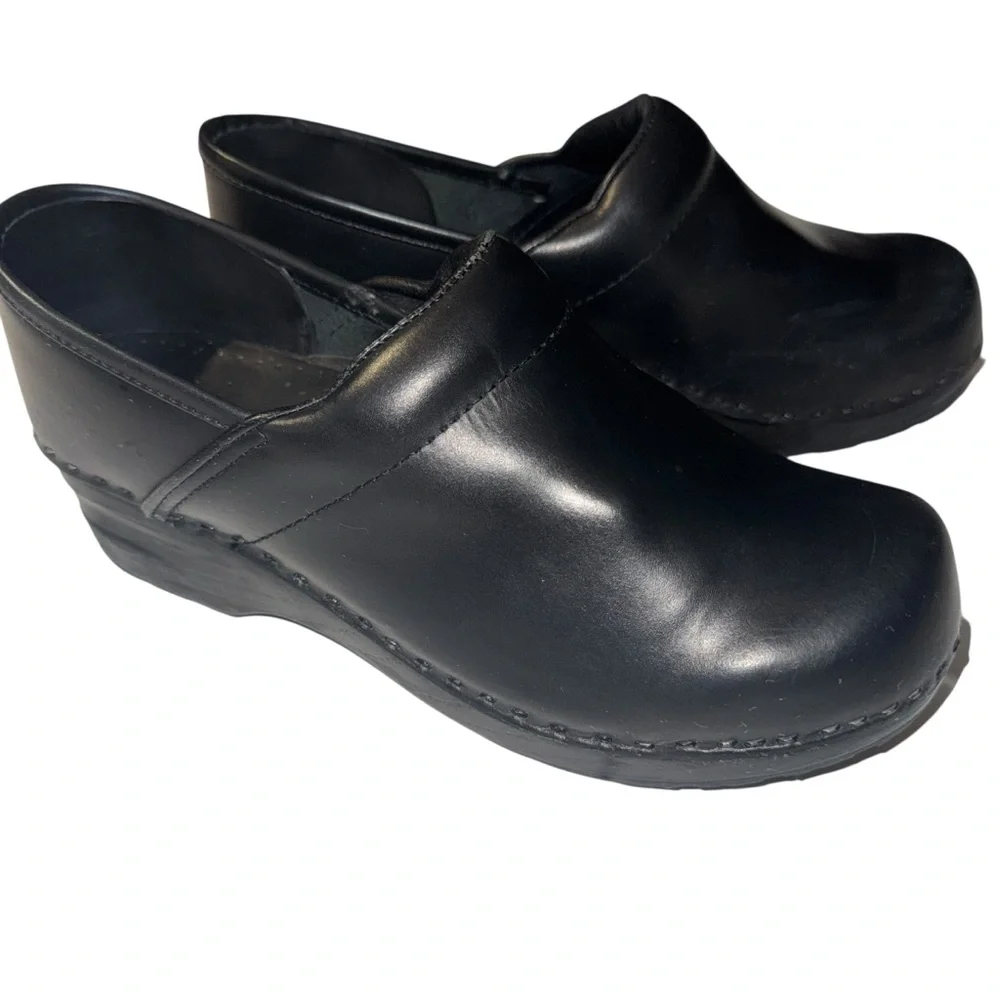 L.L.Bean Womens Black Leather Clogs Slip On Work Shoes 7.5M Comfort - Picture 3 of 7